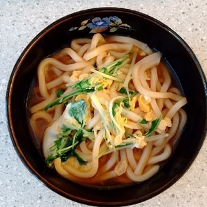 水菜と半熟卵の温うどん